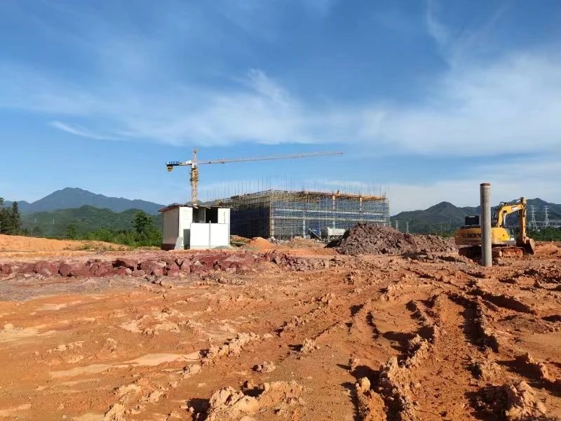 易順建工加速三和循環(huán)經(jīng)濟產(chǎn)業(yè)園建設(shè):標準化廠房雛形顯現(xiàn)